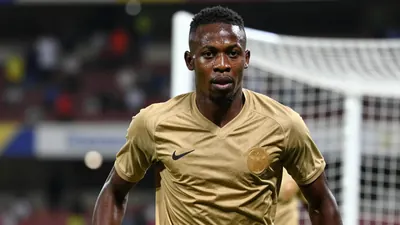 Ex-Kaizer Chiefs FC star Tsepo Masilela recommends signing Golden Arrows' Ivorian striker Junior Dion, citing the club's...