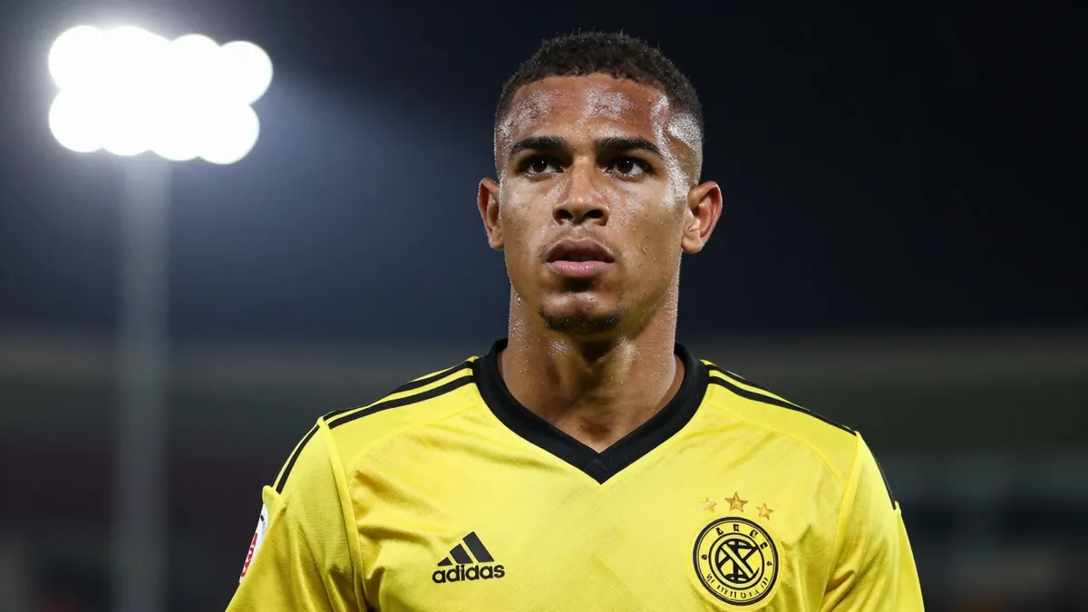 Kaizer Chiefs FC signs new players, including Faiz Abrahams, with Asanele Velebayi sharing advice on handling pressure...