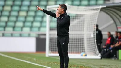 Kaizer Chiefs coach Fernando da Cruz says the club 'has to win the league and has to win cups' as his side remain...