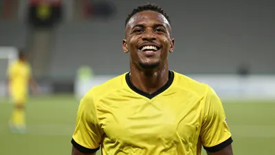 In an intense clash at FNB Stadium, Kaizer Chiefs emerged victorious against Sekhukhune United, taking the lead in the...