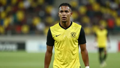Kaizer Chiefs FC face Mamelodi Sundowns in an early-season heavyweight bout at FNB Stadium